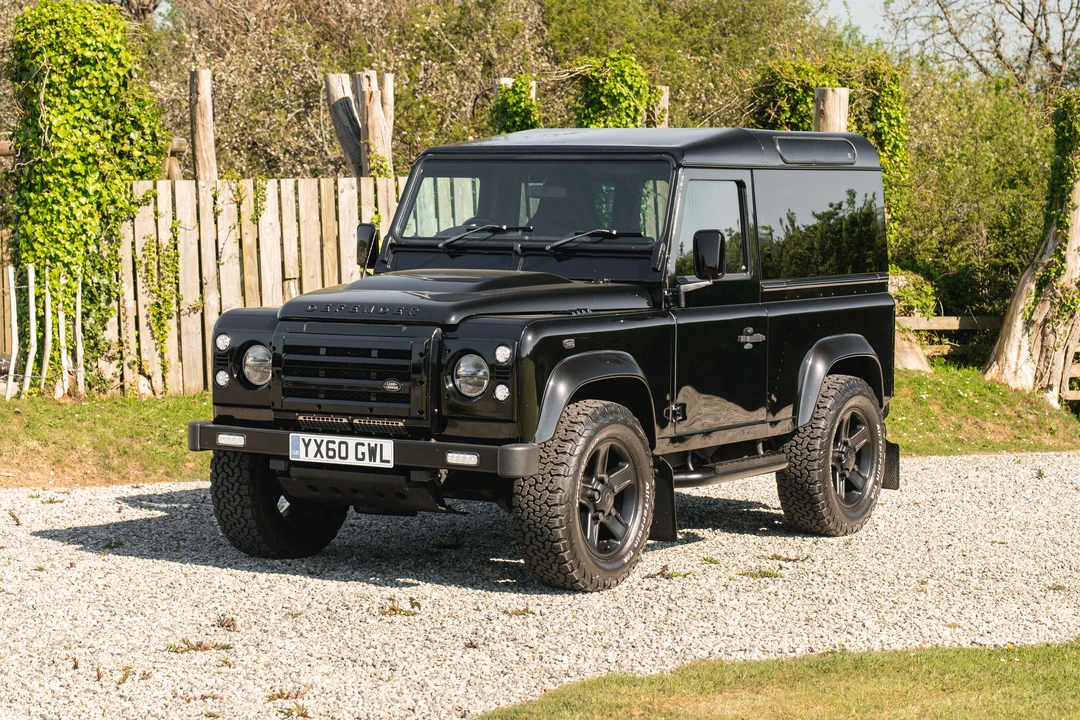 2010 Land Rover Defender 90 - Image 17 of 31