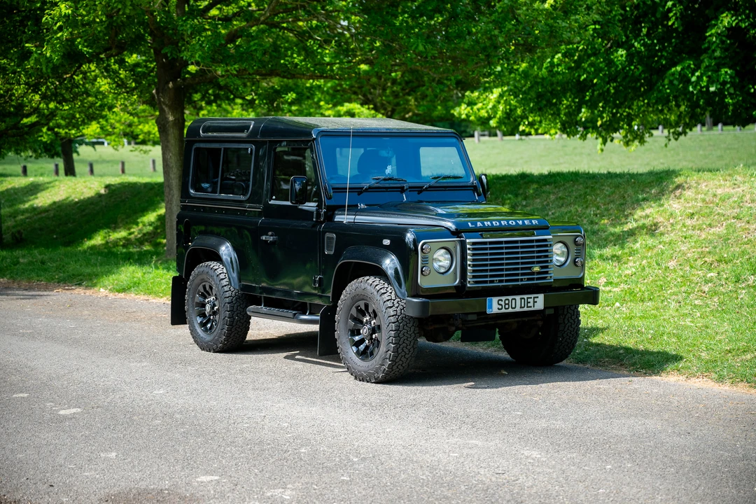 2010 Land Rover Defender 90 - Image 9 of 31