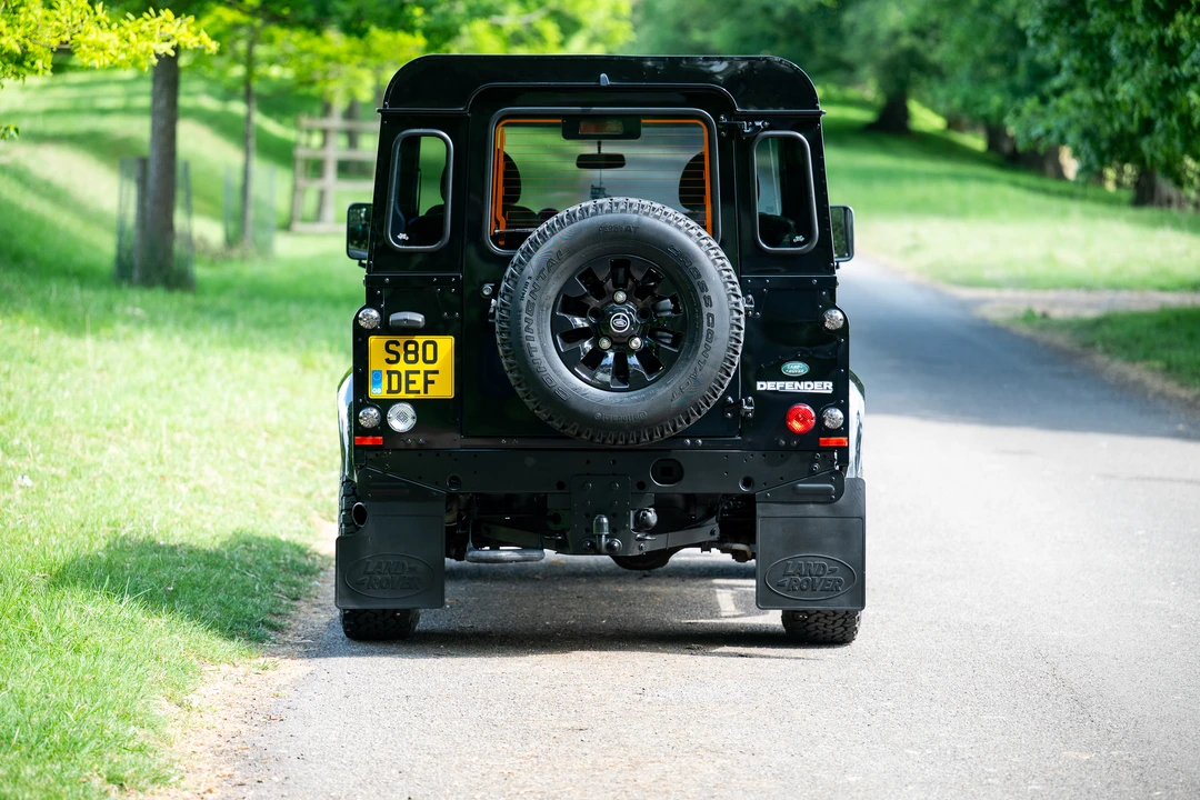 2010 Land Rover Defender 90 - Image 6 of 31