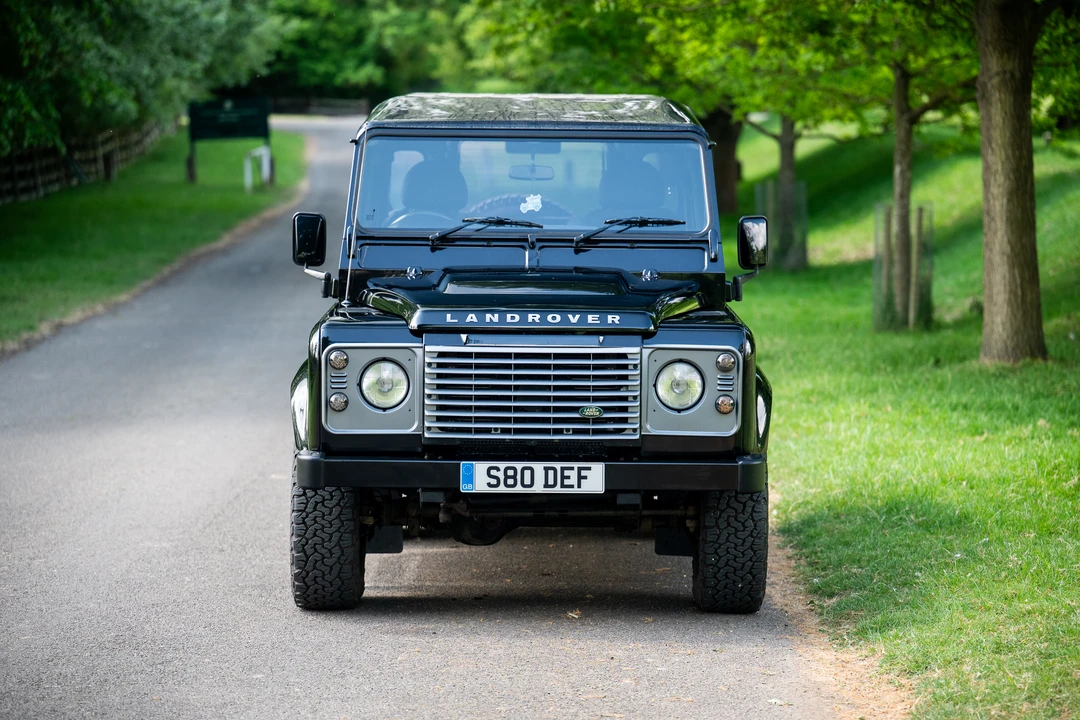2010 Land Rover Defender 90 - Image 2 of 31