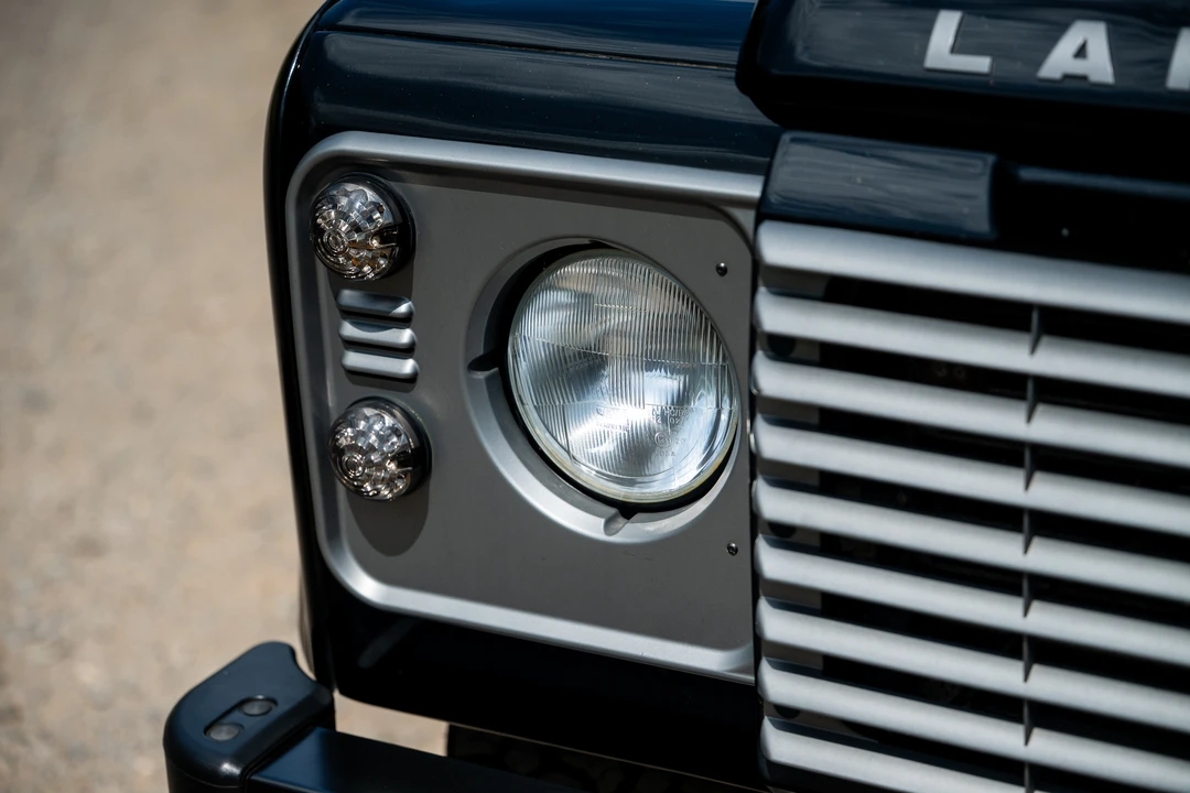 2010 Land Rover Defender 90 - Image 24 of 31