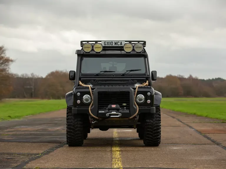 2010 Land Rover Defender 90 - Image 8 of 31