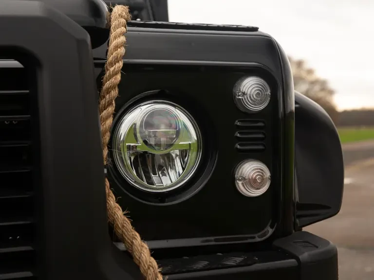 2010 Land Rover Defender 90 - Image 27 of 31