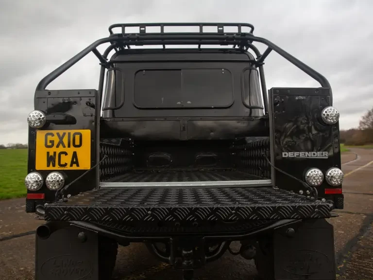 2010 Land Rover Defender 90 - Image 10 of 31