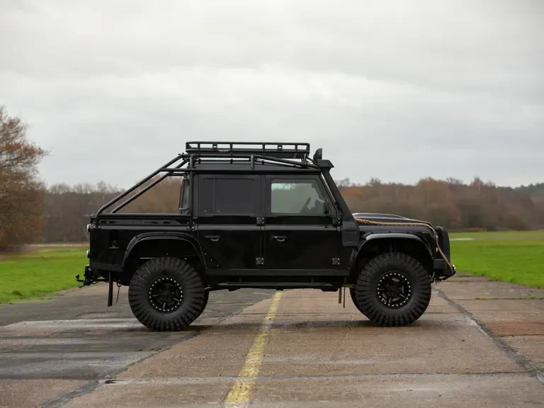 2010 Land Rover Defender 90 - Image 6 of 31
