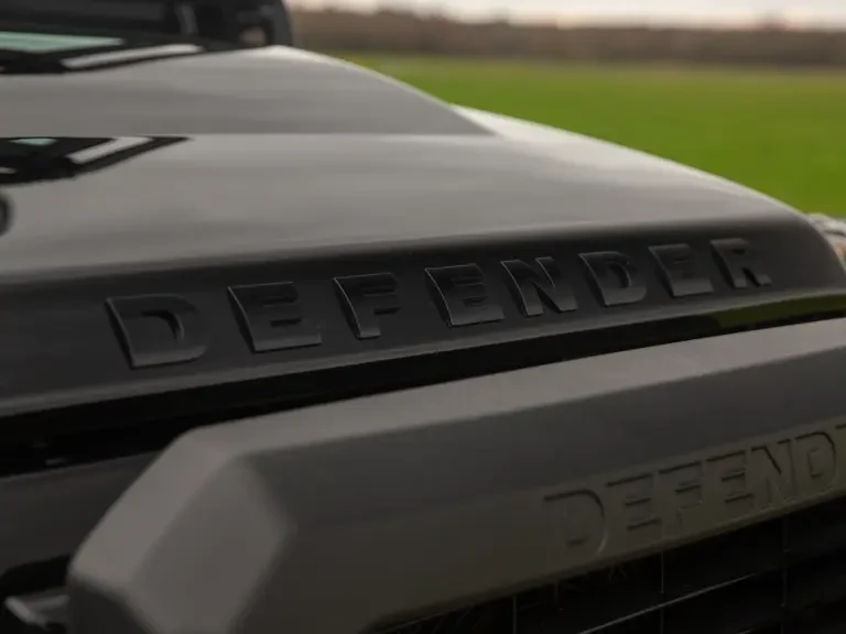 2010 Land Rover Defender 90 - Image 7 of 31