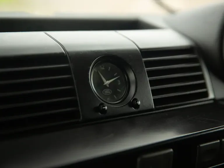 2010 Land Rover Defender 90 - Image 19 of 31
