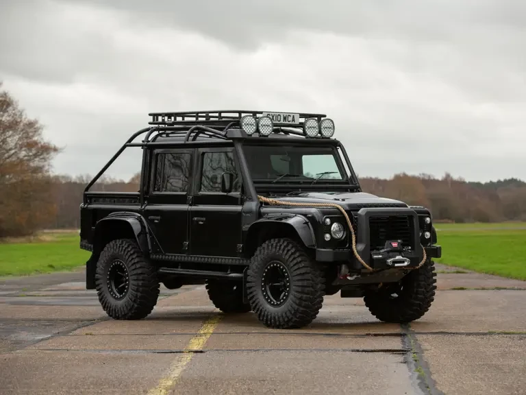 2010 Land Rover Defender 90 - Image 2 of 31