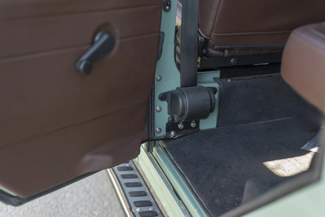 2010 Land Rover Defender - Image 28 of 30