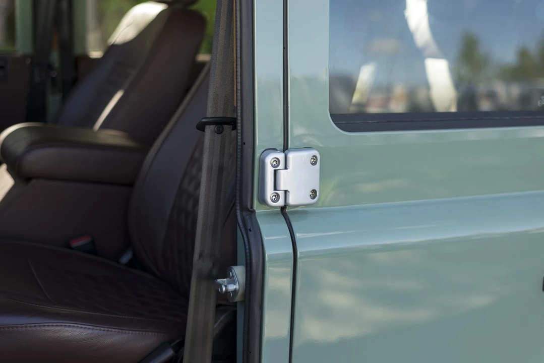 2010 Land Rover Defender - Image 25 of 30