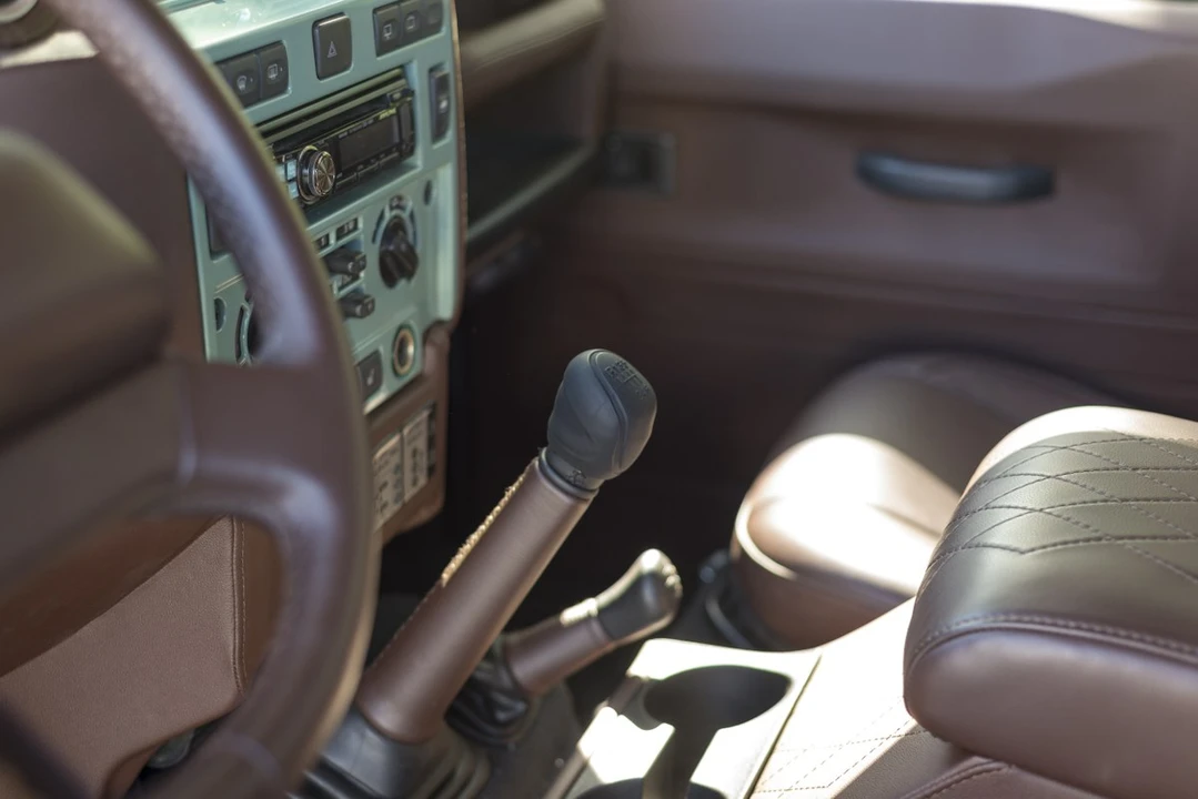 2010 Land Rover Defender - Image 22 of 30