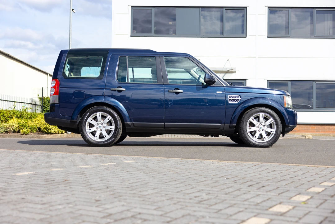 2010 Land Rover Discovery 4th Gen - Image 16 of 31