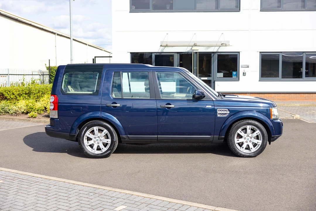 2010 Land Rover Discovery 4th Gen - Image 8 of 31