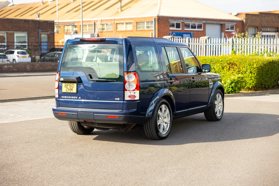 2010 Land Rover Discovery 4th Gen - Image 7 of 31