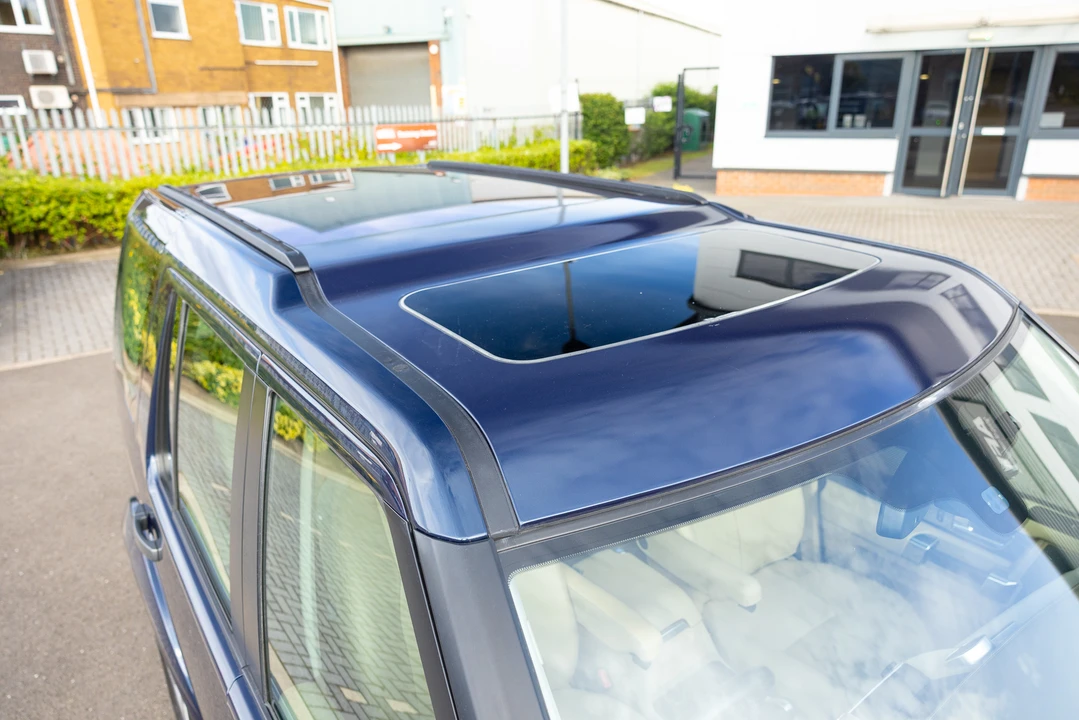 2010 Land Rover Discovery 4th Gen - Image 28 of 31