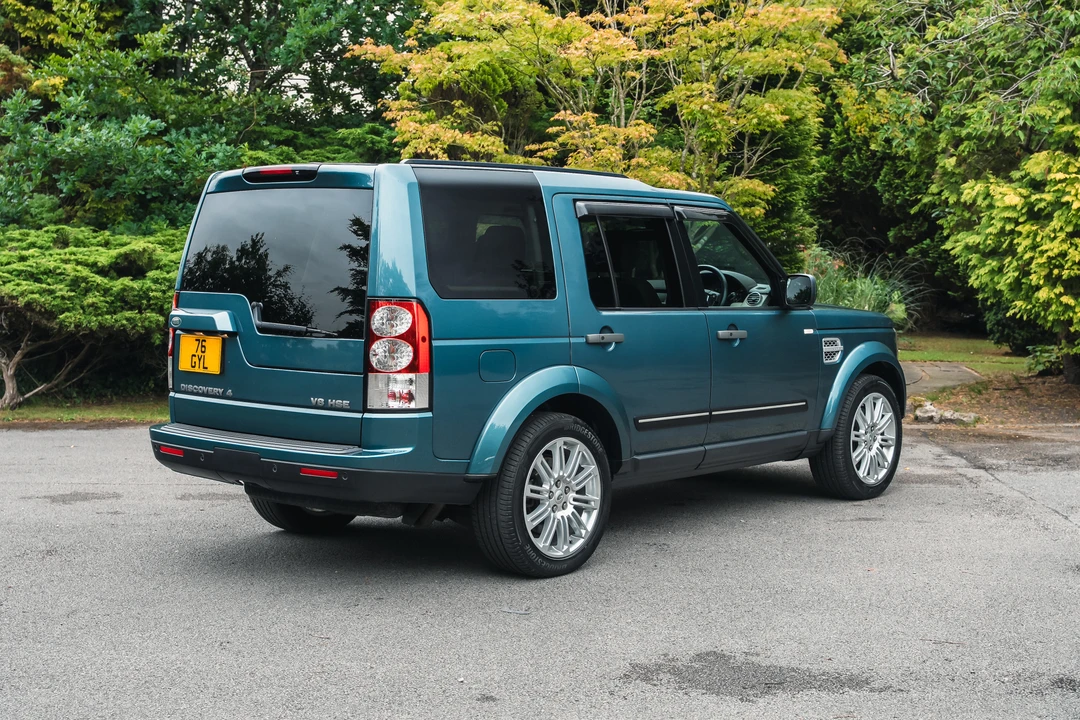 2010 Land Rover Discovery 4th Gen - Image 13 of 31