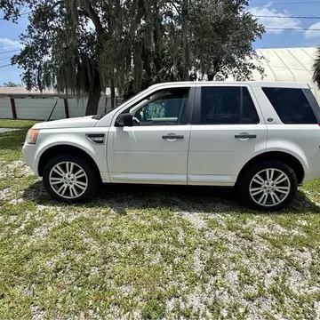2010 Land Rover LR2 HSE LUX Sport Utility 4D