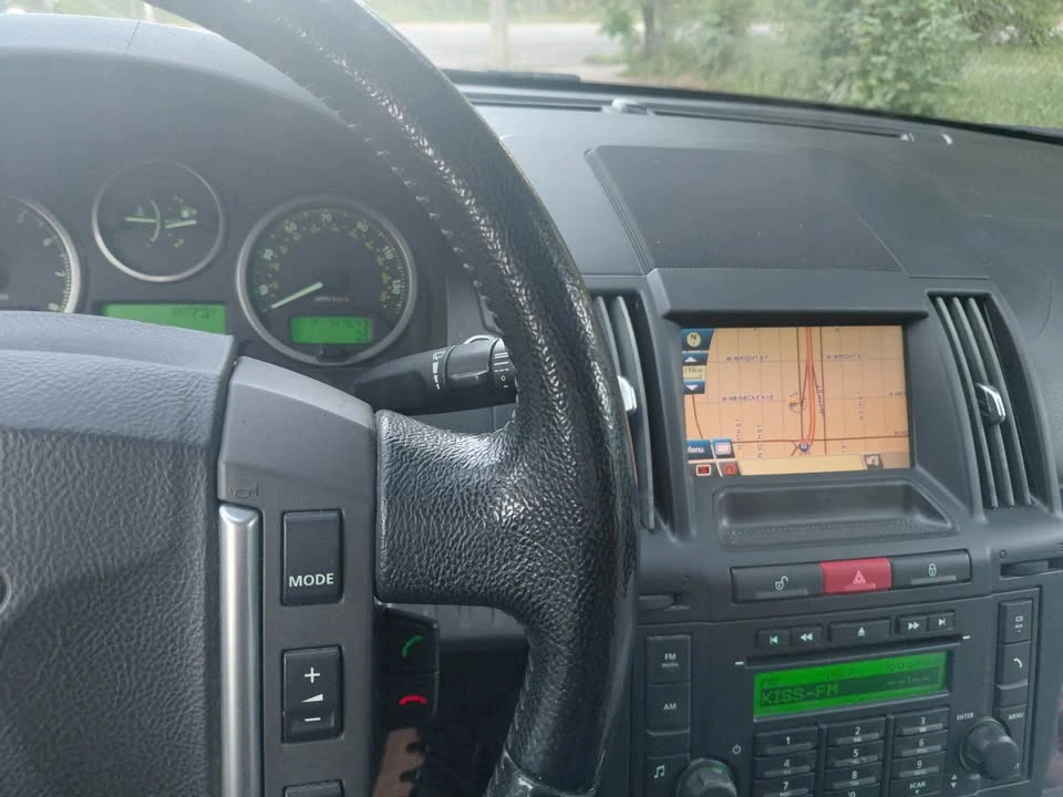 2010 Land Rover Freelander - Image 9 of 19