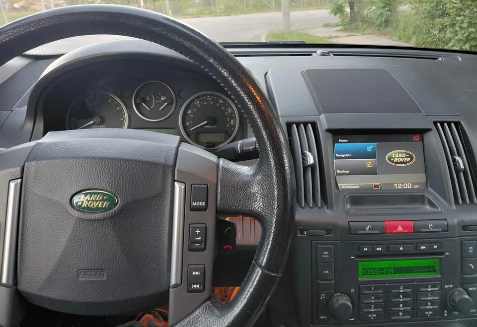 2010 Land Rover Freelander - Image 8 of 19