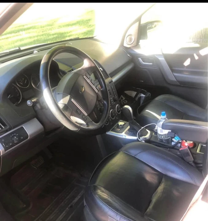 2010 Land Rover Freelander - Image 13 of 19