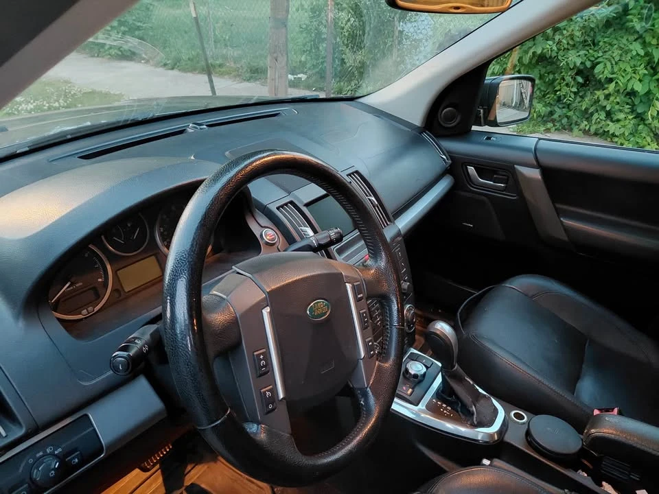 2010 Land Rover Freelander - Image 6 of 19
