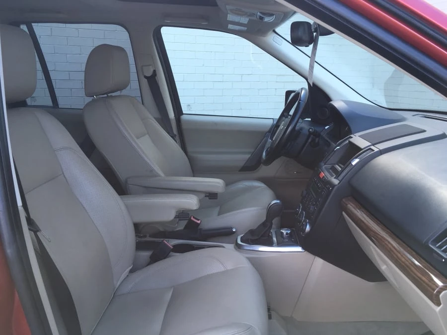 2010 Land Rover Freelander - Image 5 of 8