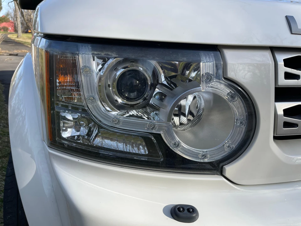 2010 Land Rover Discovery 4th Gen - Image 10 of 31