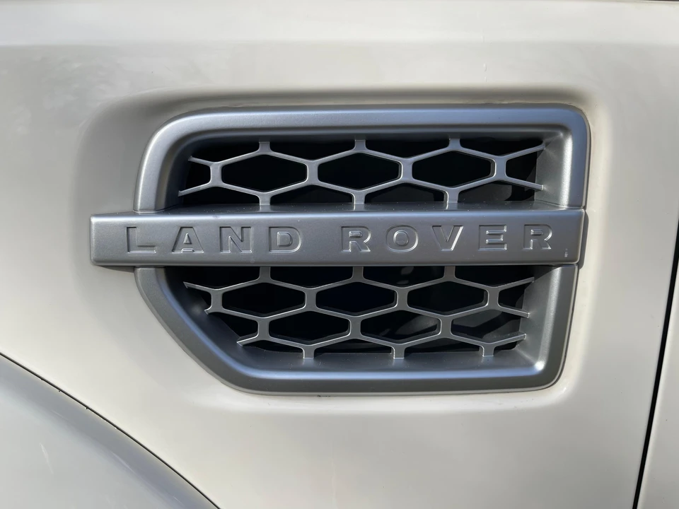 2010 Land Rover Discovery 4th Gen - Image 13 of 31