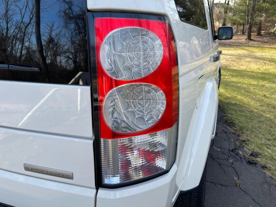 2010 Land Rover Discovery 4th Gen - Image 17 of 31
