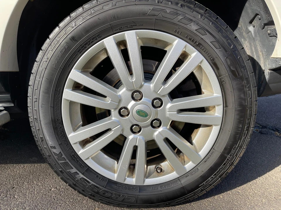 2010 Land Rover Discovery 4th Gen - Image 25 of 31