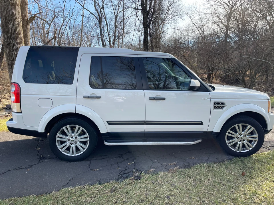 2010 Land Rover Discovery 4th Gen - Image 9 of 31