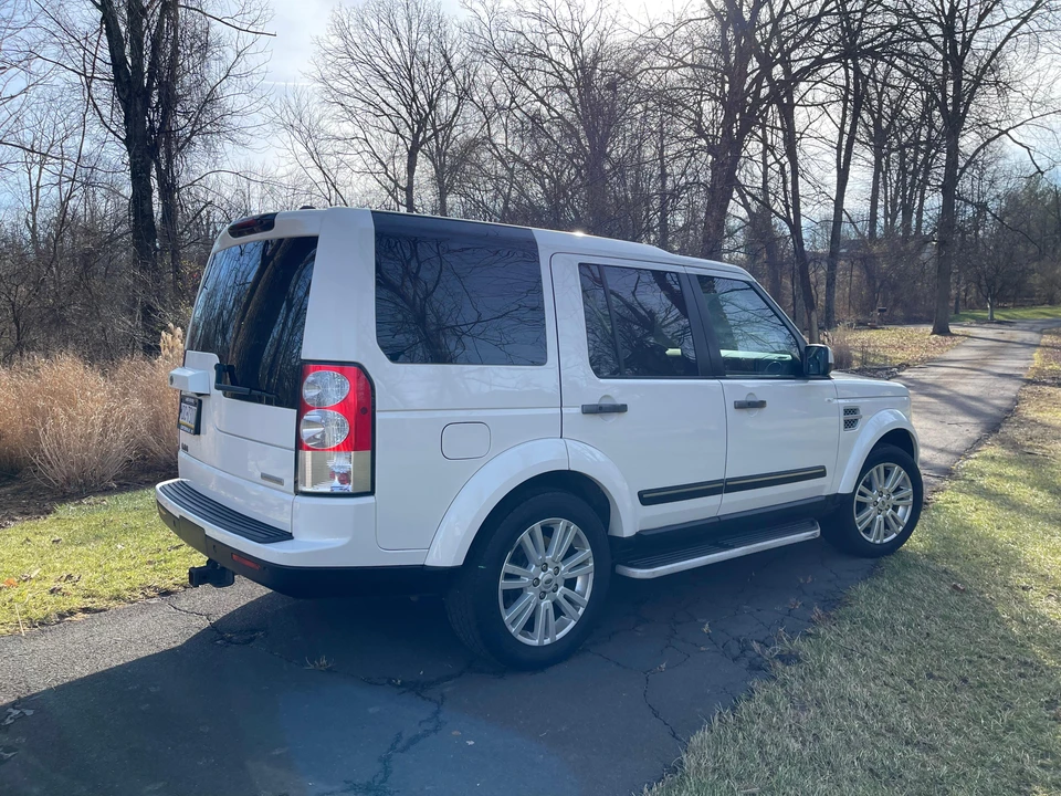 2010 Land Rover Discovery 4th Gen - Image 8 of 31