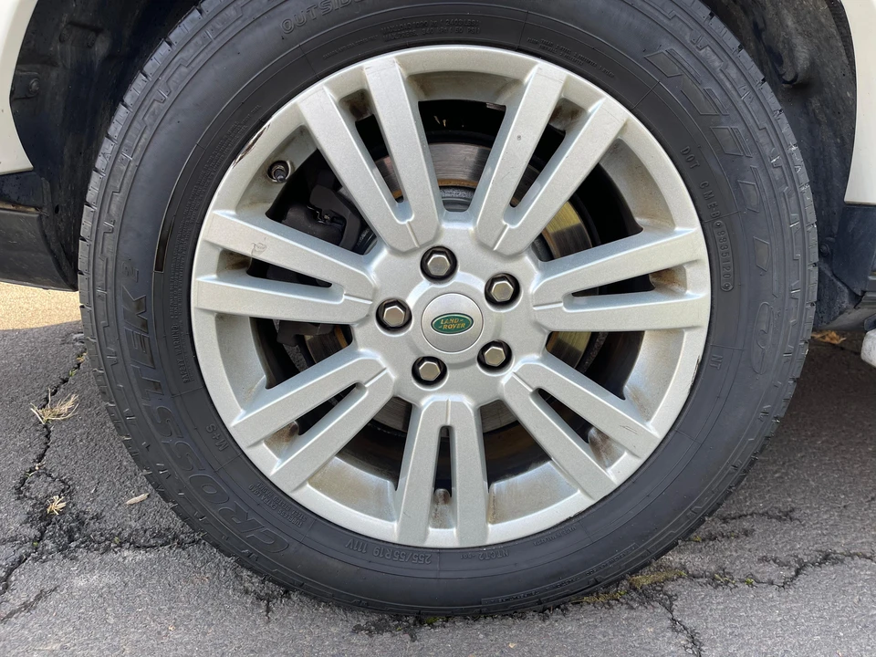 2010 Land Rover Discovery 4th Gen - Image 26 of 31