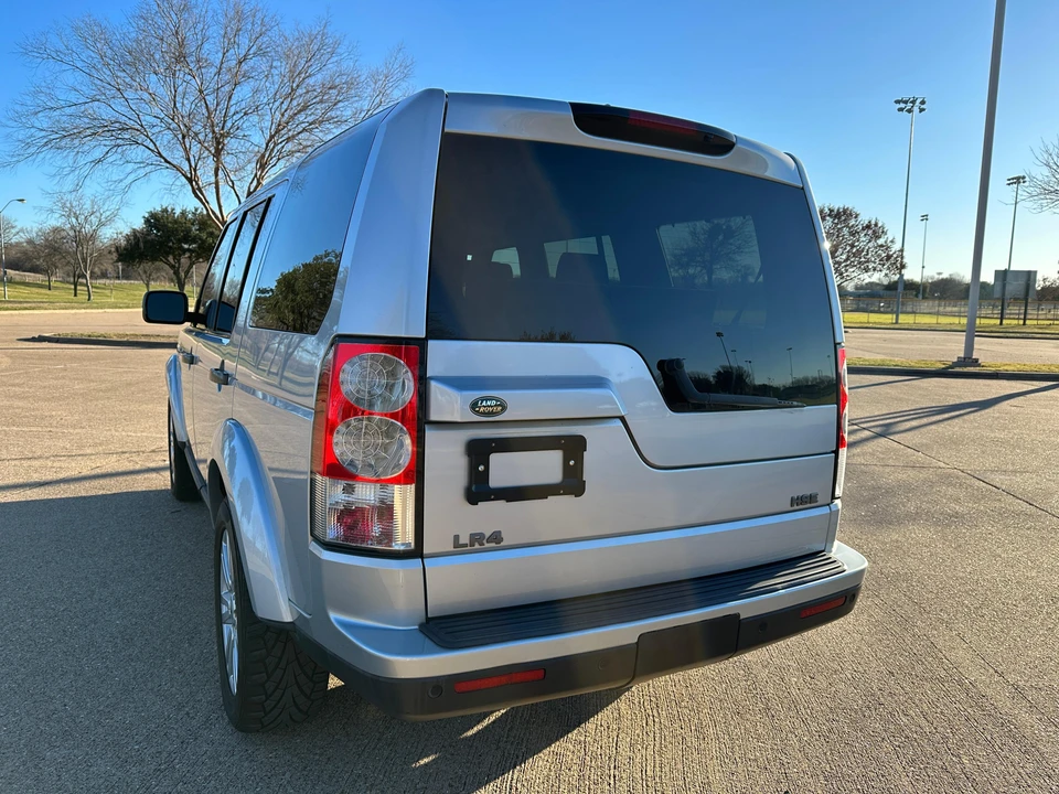 2010 Land Rover Discovery 4th Gen - Image 17 of 31
