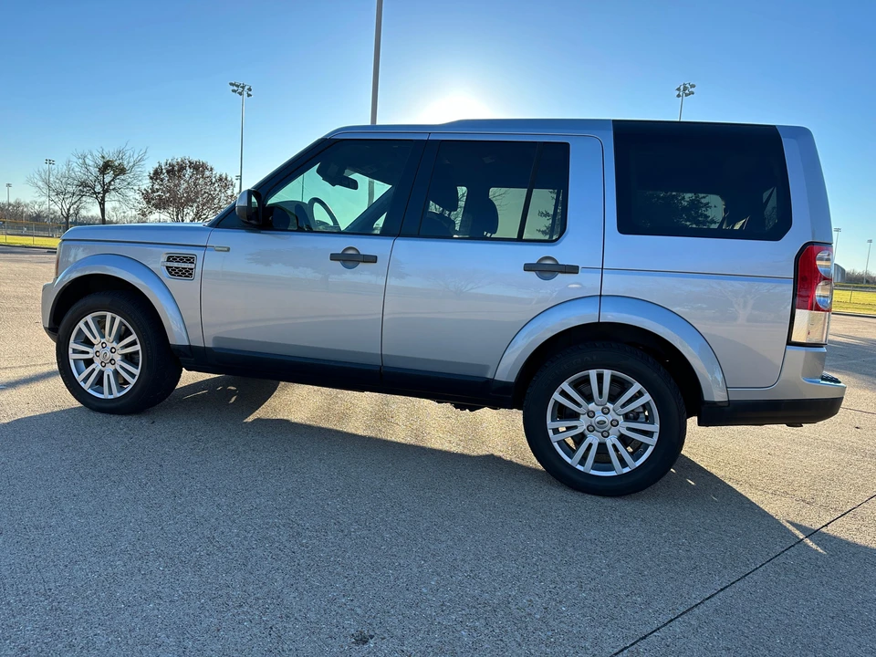 2010 Land Rover Discovery 4th Gen - Image 11 of 31
