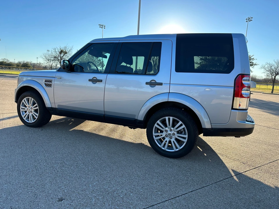 2010 Land Rover Discovery 4th Gen - Image 12 of 31