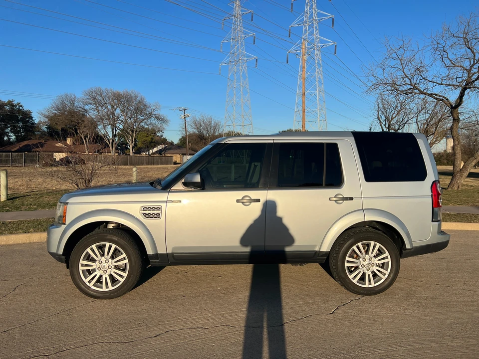 2010 Land Rover Discovery 4th Gen - Image 9 of 31