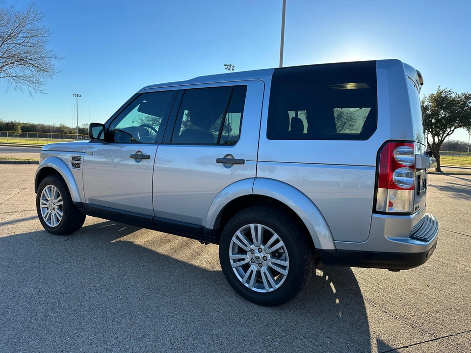 2010 Land Rover Discovery 4th Gen - Image 13 of 31