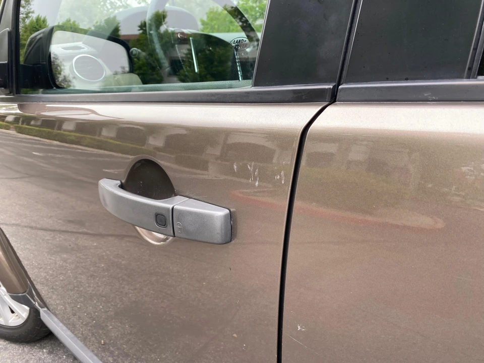 2010 Land Rover Discovery 4th Gen - Image 30 of 31