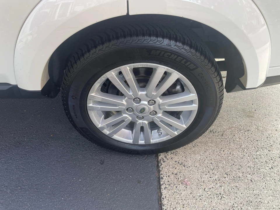2010 Land Rover Discovery 4th Gen - Image 14 of 31
