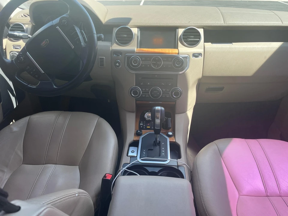 2010 Land Rover Discovery 4th Gen - Image 29 of 31