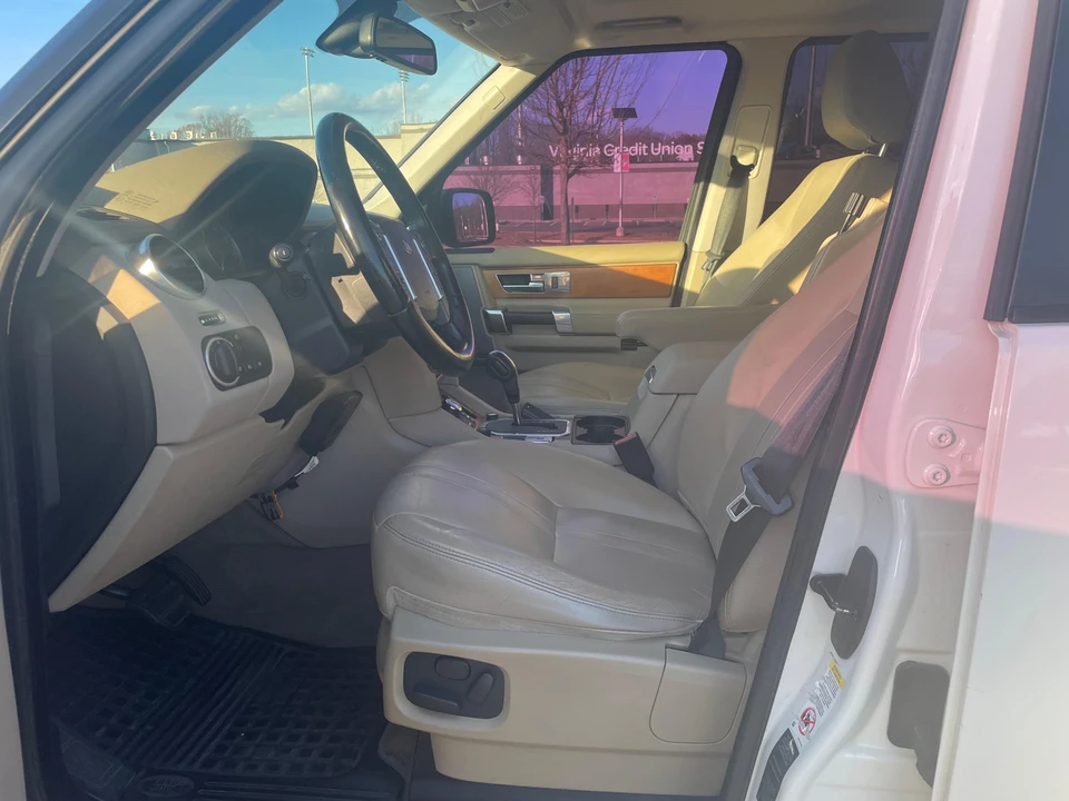 2010 Land Rover Discovery 4th Gen - Image 21 of 31