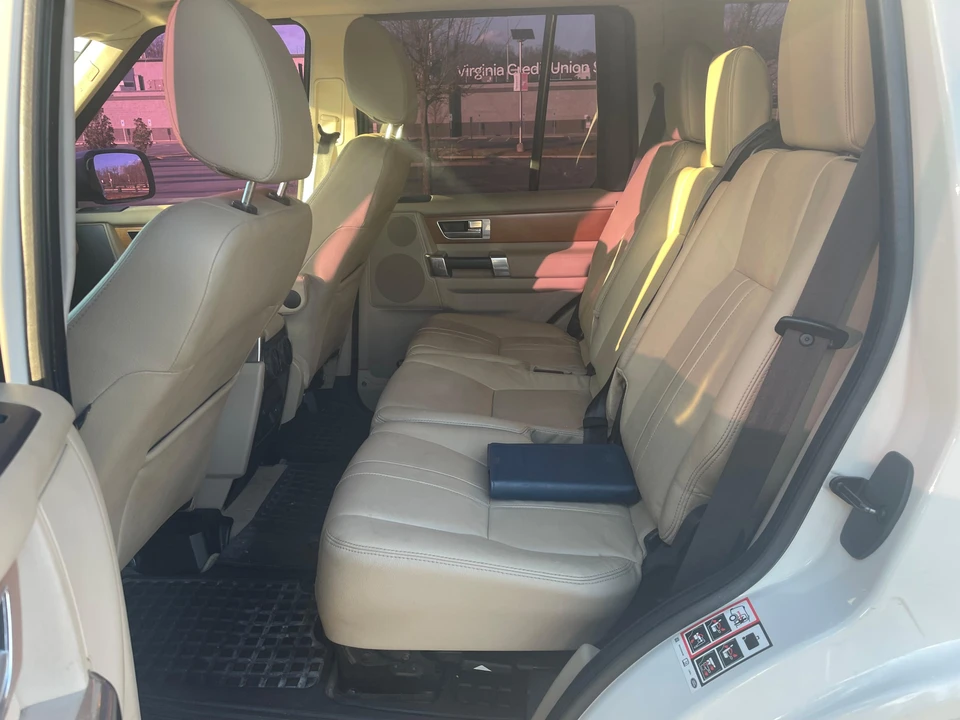 2010 Land Rover Discovery 4th Gen - Image 29 of 31