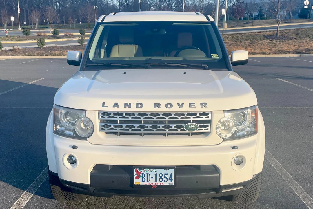 2010 Land Rover Discovery 4th Gen - Image 2 of 31