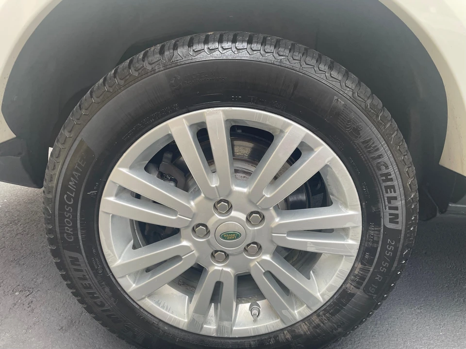 2010 Land Rover Discovery 4th Gen - Image 15 of 31