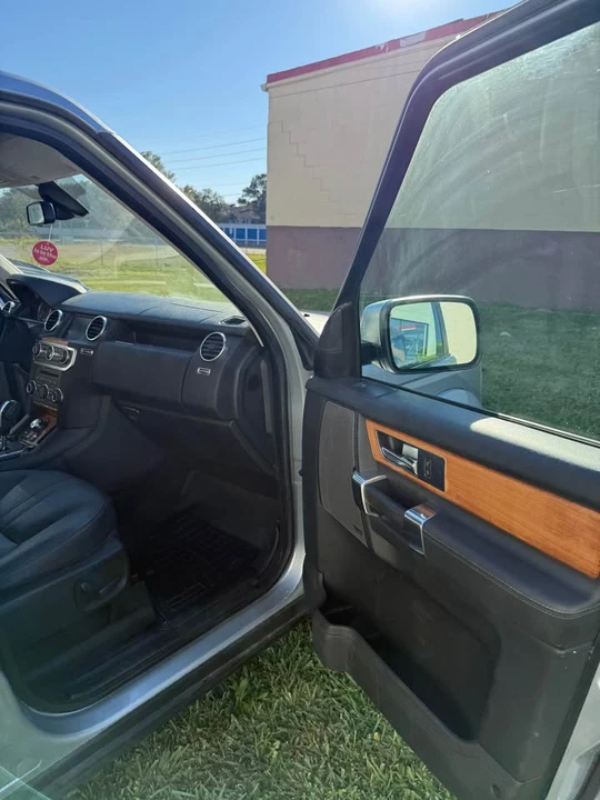 2010 Land Rover Discovery 4th Gen - Image 6 of 11