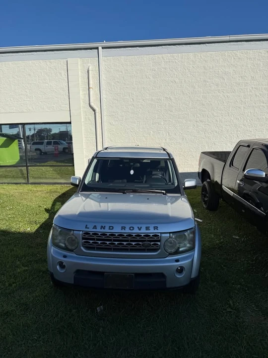 2010 Land Rover Discovery 4th Gen - Image 3 of 11