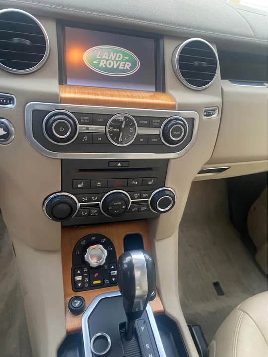 2010 Land Rover Discovery 4th Gen - Image 8 of 11