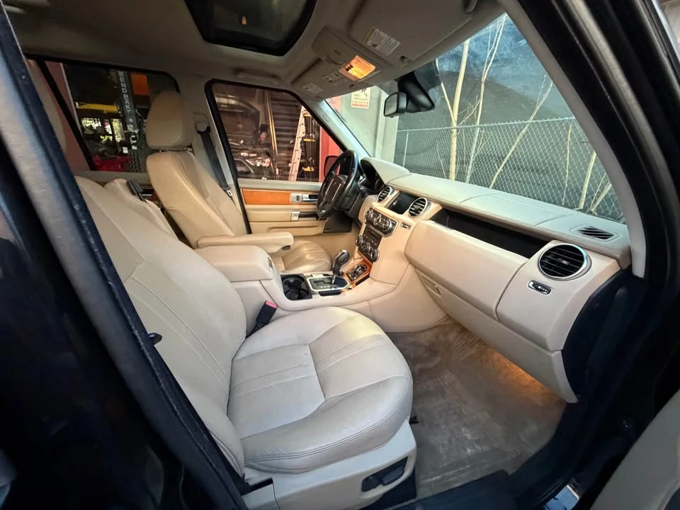 2010 Land Rover Discovery 4th Gen - Image 9 of 10