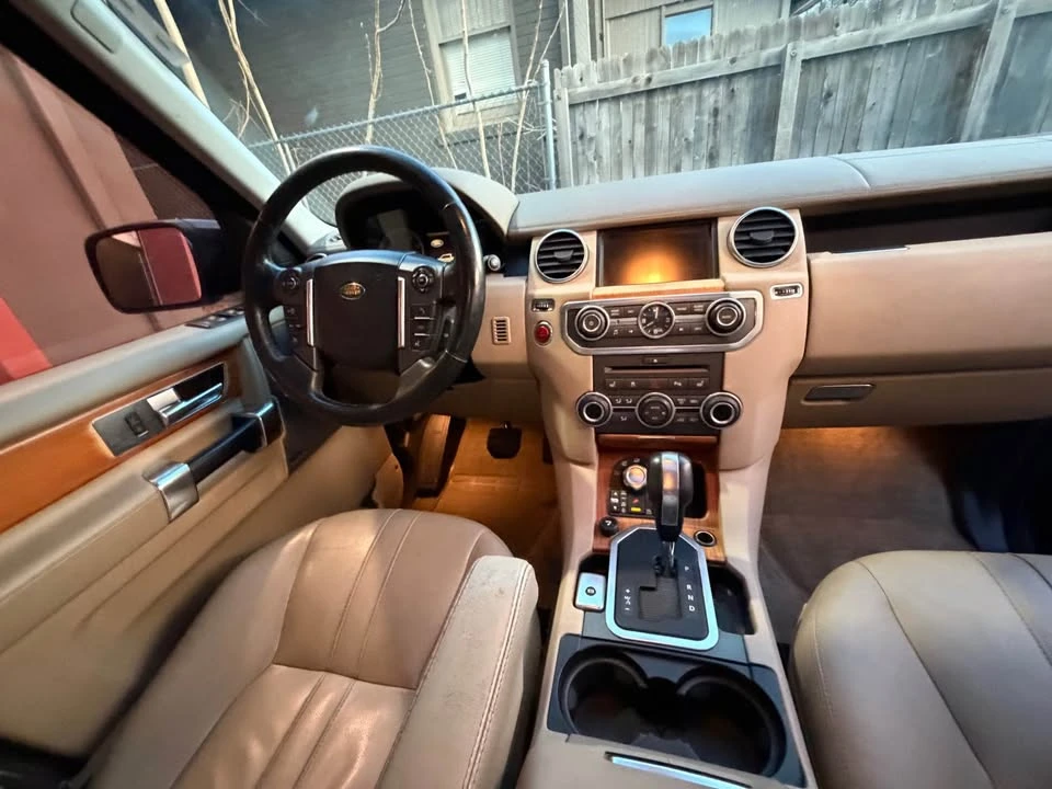 2010 Land Rover Discovery 4th Gen - Image 5 of 10